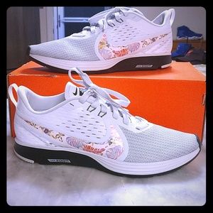 nike women's zoom strike 2 premium running sneakers